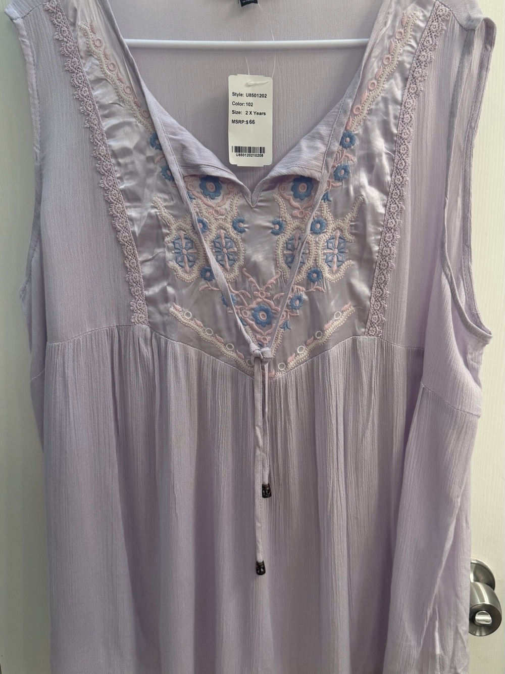 NWT Suzanne Betro Lavender Sleeveless Embroidered V-Neck Tunic
